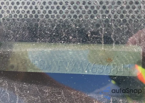 2010 Mercury Grand Marquis Ls (Fleet Only) z USA, uszkodzony, nr VIN 2MEBM7FVXAX636841